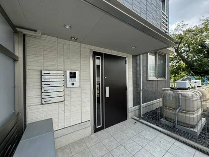 アベニュー・イン豊山【2階】の玄関