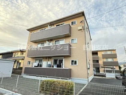 グランパティオ B棟【3階】の外観