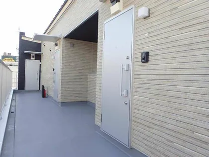 ミッドテラス【3階】の玄関