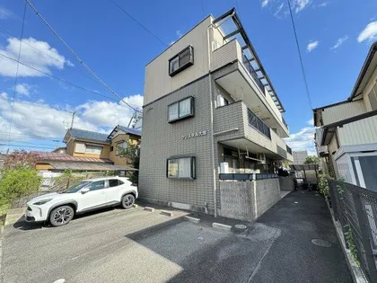 クリスタル大地【3階】の外観