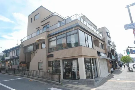 パレス神宮【3階】の外観