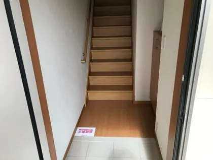 アルヴォーレ【2階】の玄関