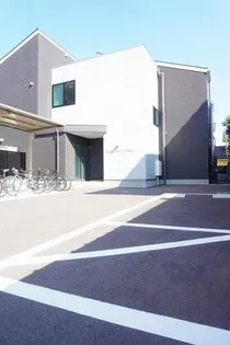 フラワーダイニング吉塚【1階】の外観