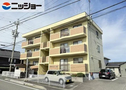 グランコート渚【1階】の外観