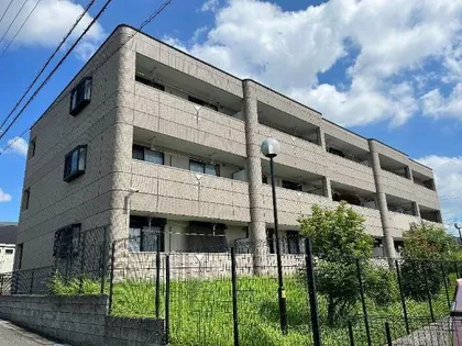 グリーンヒルズ【3階】の外観