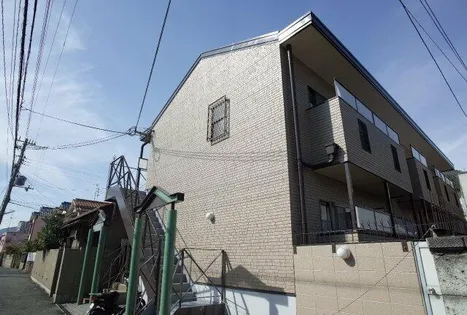 フローレス岡本の画像