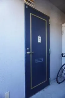 ドメスト吉塚【2階】の玄関