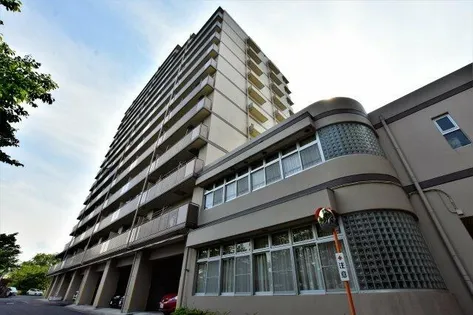 大阪府大阪狭山市茱萸木8丁目【マンション】の外観