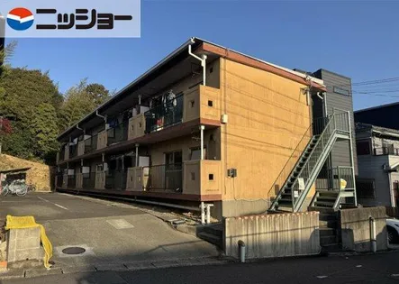 Y KOSUTARICAの画像
