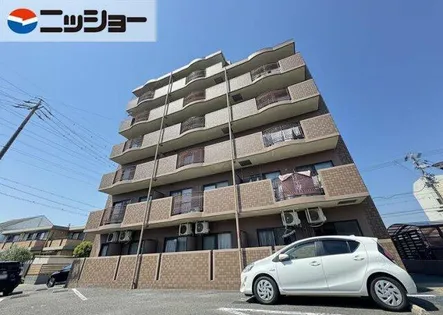 ファインタウン杉の画像