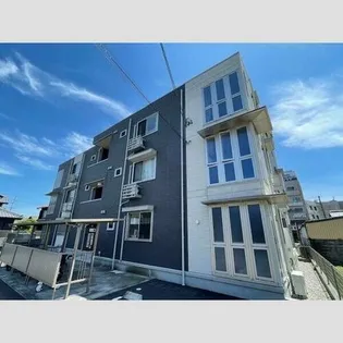 アンダー フォレストの画像