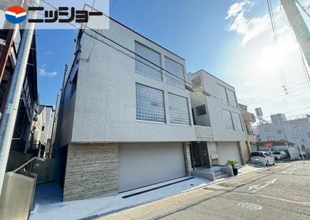 Calm seis【2階】の外観
