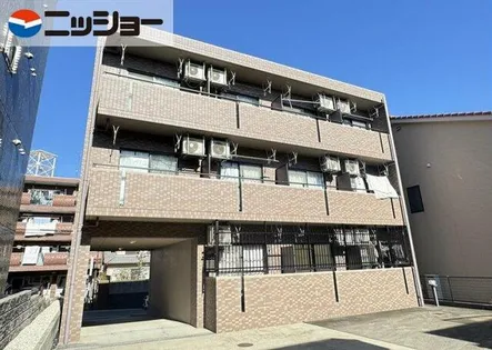 ゴールドグランパス【1階】の外観