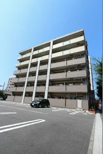 ラ アヴェニールの画像