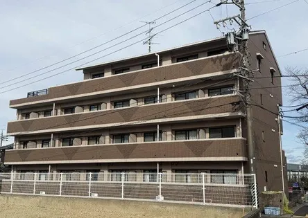 クレストコートの画像