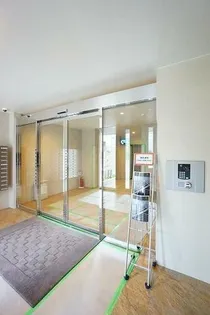 サヴォイソリディティ【4階】の外観