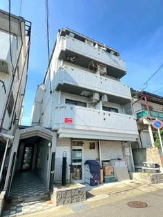 エスコートパレス【1階】の外観