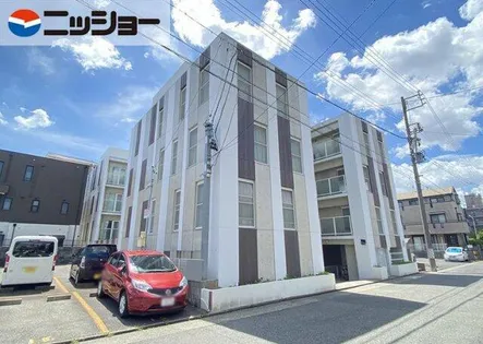 RIVO IRINAKAの画像