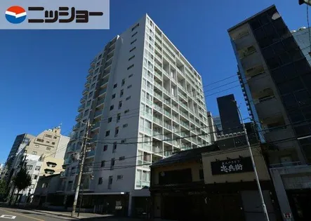 カスタリア伏見【13階】の外観