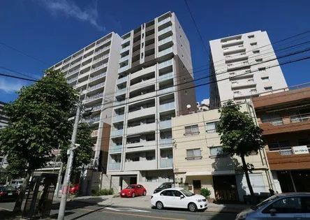 アーデルドルフ【3階】の外観