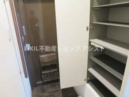 エミネンス園【305号室】の玄関