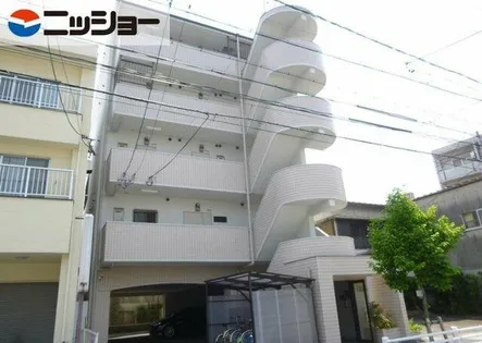 マンションつるまい【3階】の外観