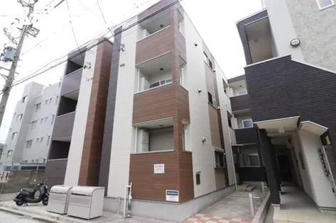 ケーアンドケー【3階】の外観