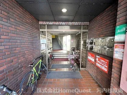 サンハイム陵西【3階】の玄関