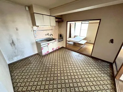 サンハイム陵西【3階】の居間