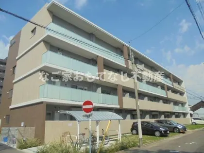 ゼルコヴァ城西の画像