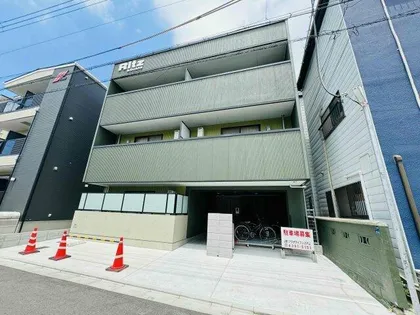 RITZ SQUARE STREAMIの画像