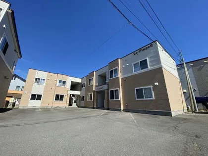 ラプラージュB棟【1階】の外観