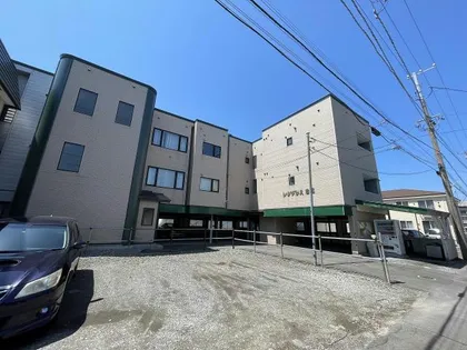 レジデンス赤石【1階】の外観