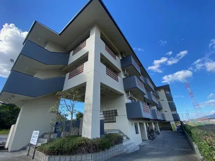 シャローム山城【3階】の外観