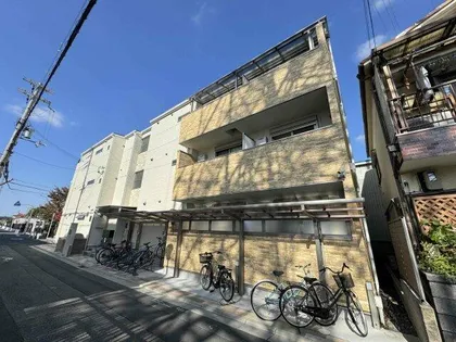 ピレーネ近江堂【1階】の外観