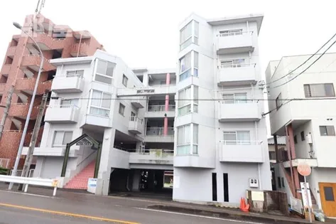 フルーヴェ1番館【4階】の外観