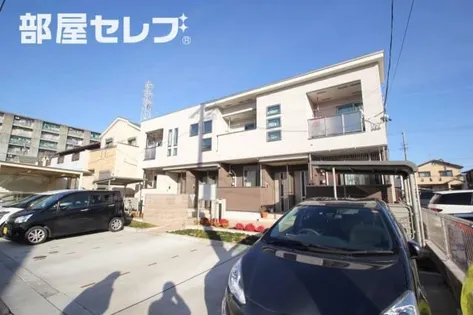 ラ レーヌの画像