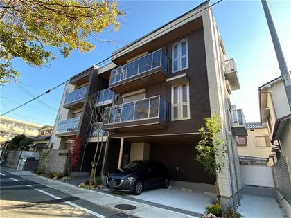 シャーメゾン ファミリアの画像