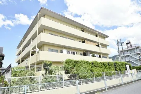 塔の本ハイツの画像