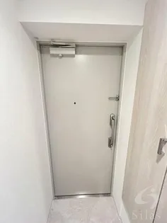 シュピア・メゾン油小路【1階】の玄関