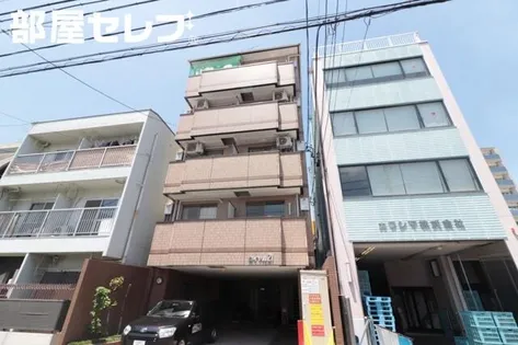 ロイヤル21【3階】の外観