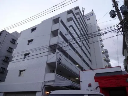 ホワイトパレス北九大前【106号室】の外観