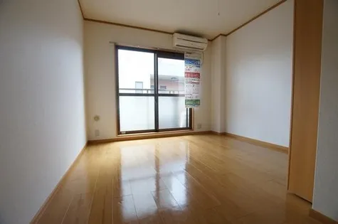 ADESSO【2階】の内装