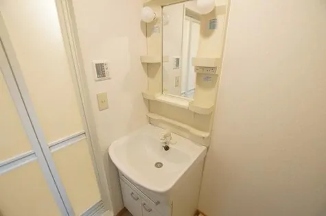 ADESSO【2階】の内装