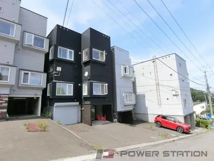 RAD NII【2階】の外観