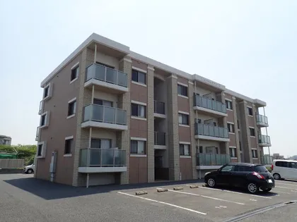 レイクサイドプリンス【3階】の外観