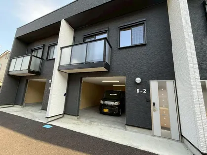 ギャラン中間ガレージの画像