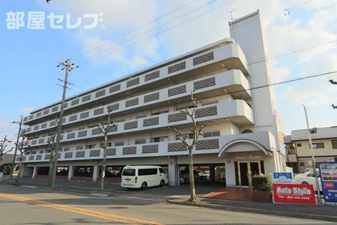 アベニュー青山【3階】の外観