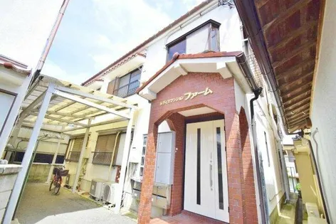 マンションファーム【1階】の外観