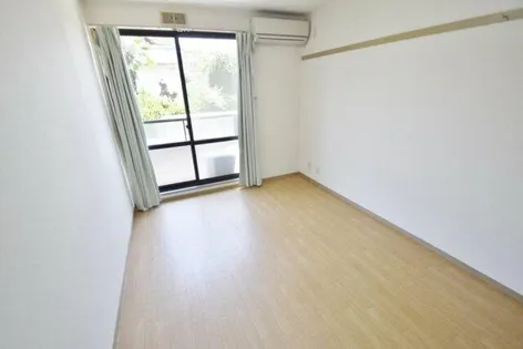 ハイツグレイス【2階】の居間